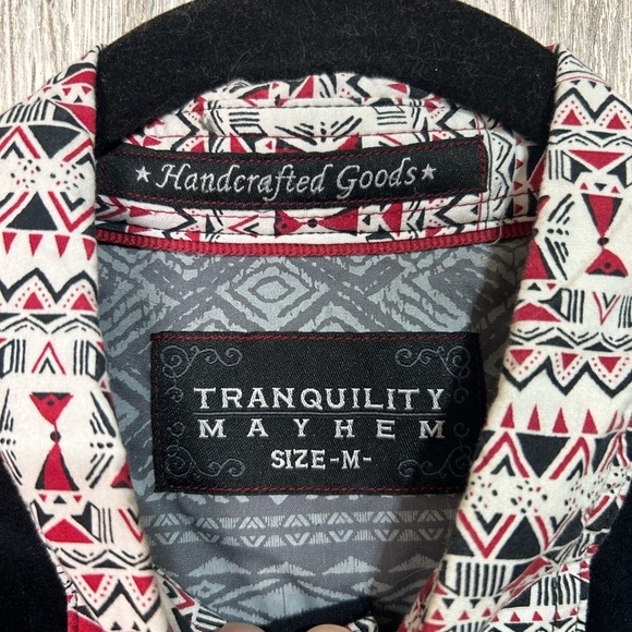 Tranquility Mayhem Mens Roll Tab Long Sleeve Graphic Button Down Shirt SZ M - Picture 6 of 16